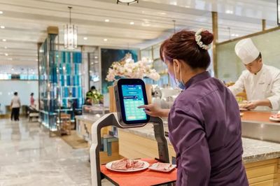 從“酷”到“實用” 獵戶星空服務機器人賦能萬店，智能生產力重塑小餐飲新生態